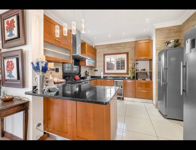 4 BEDROOM HOUSE FOR SALE IN HYDE PARK